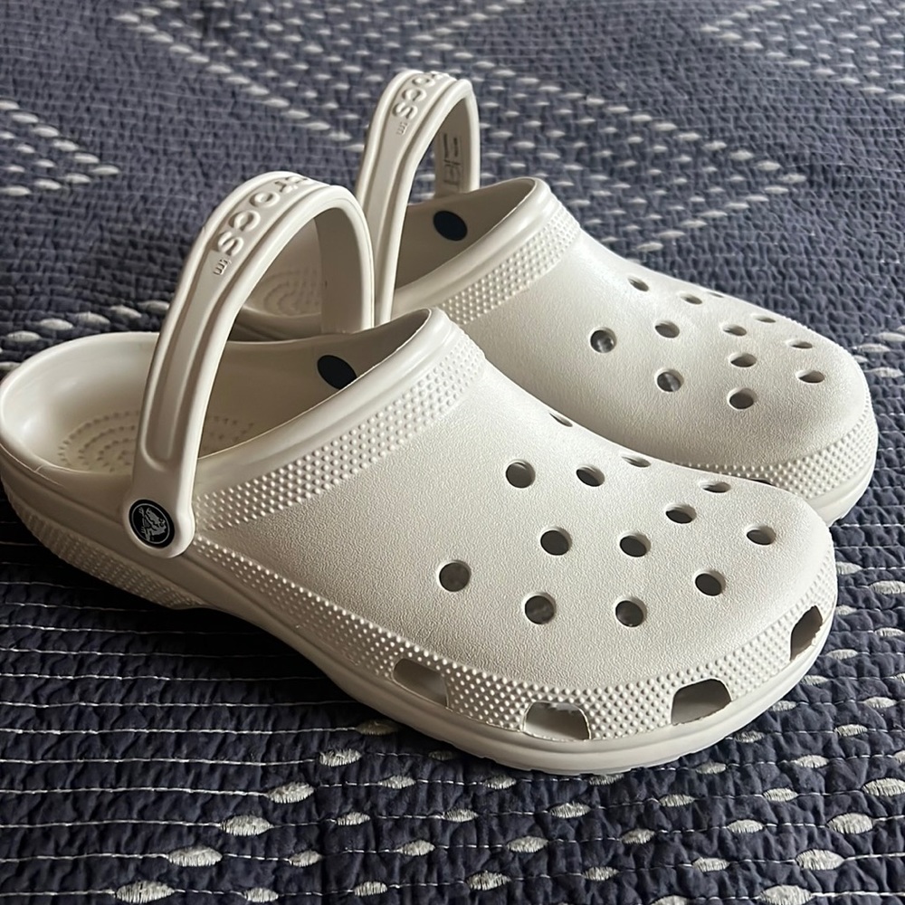 Crocs beige